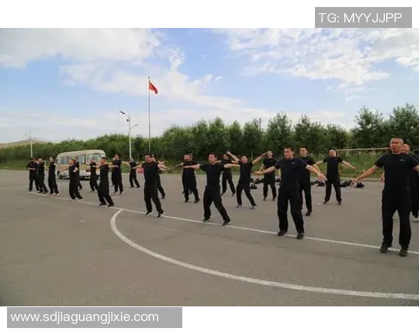 重庆篮球队阵地战体系解析与战术创新探讨